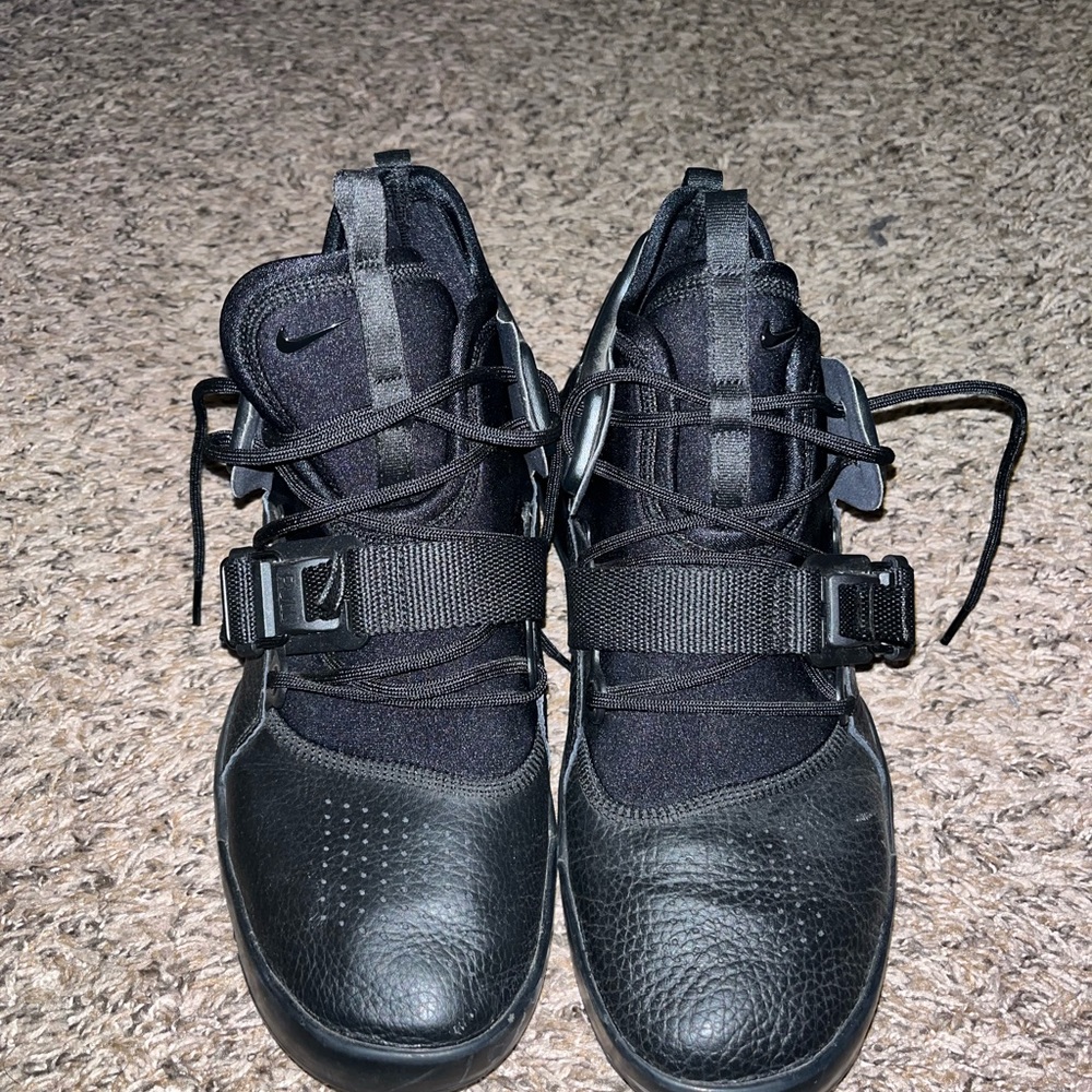 Nike Air Force 270 ‘Triple Black’